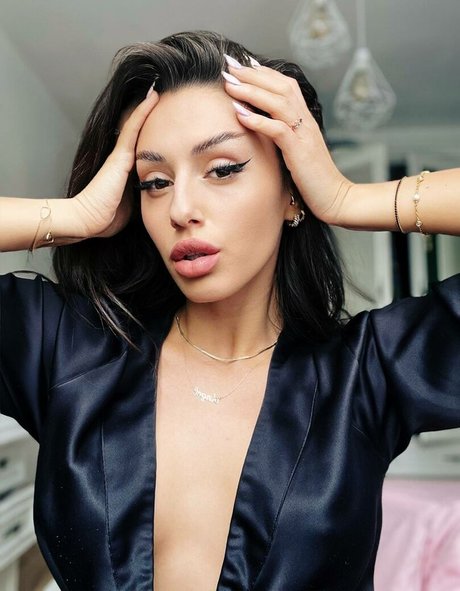 Adalline model beste galerie