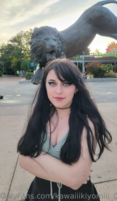 Rue Hernandez porno nacktheit foto