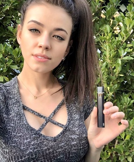 Koala Puffs pornostar erotische foto