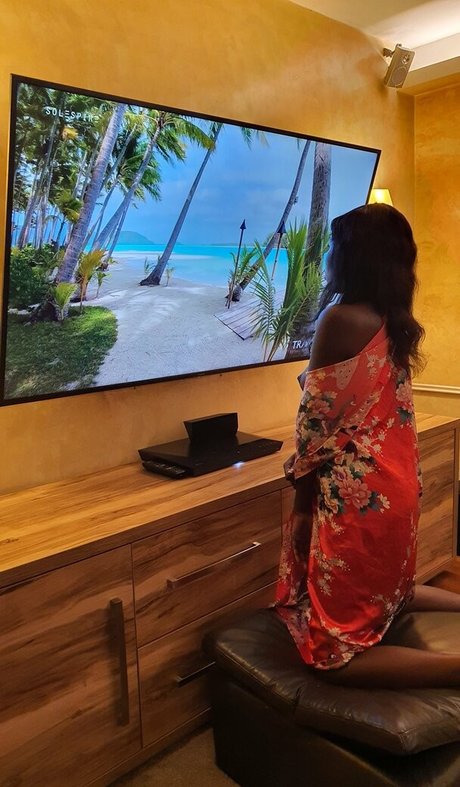 prettycollins exklusive erwachsene bilder