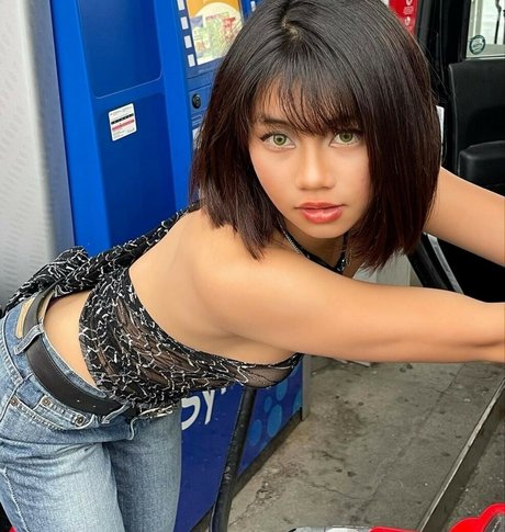 Vi haiyenn model nackten galerie