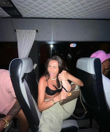 Chloe Veitch xxx fotos