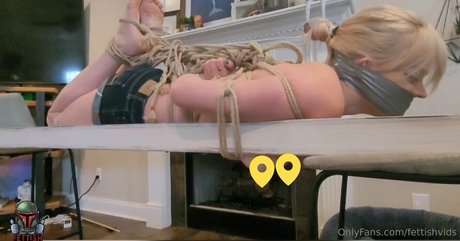 fettishvids model nackte archiv