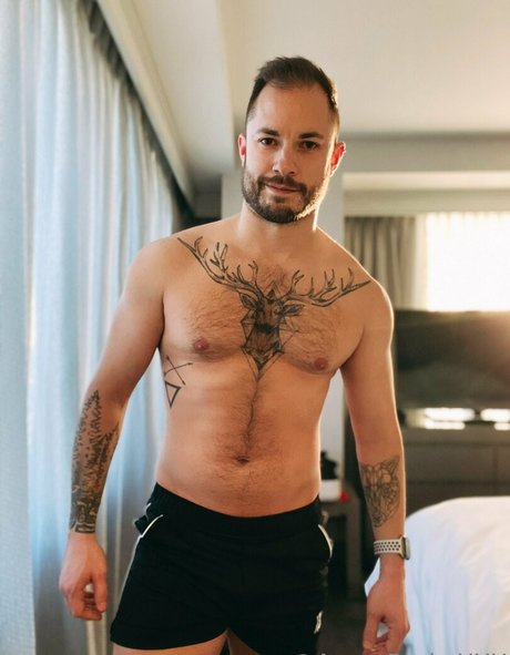 aaronburkexxx nackt kostenlose foto