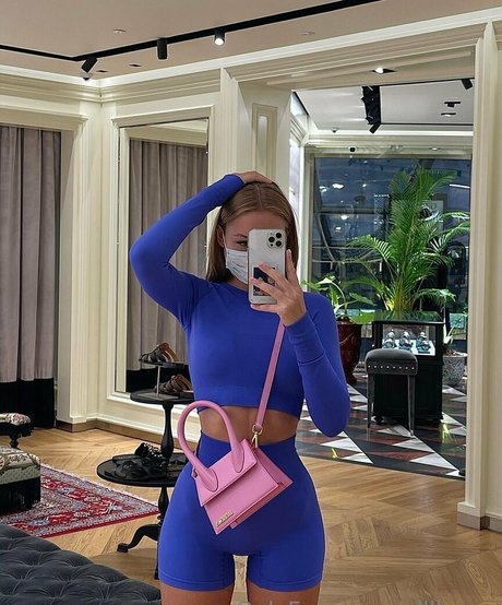 elllleeee pornostar nackt fotos