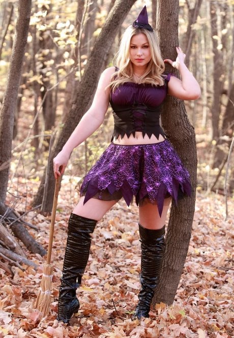 Nikki Baker nackt sex archiv