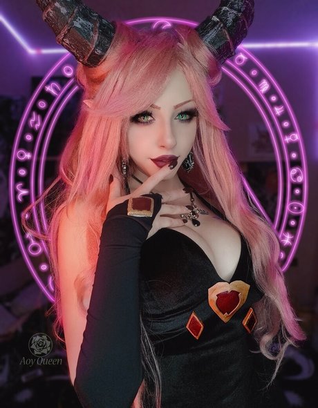 Aoy Queen kunst erotische archiv