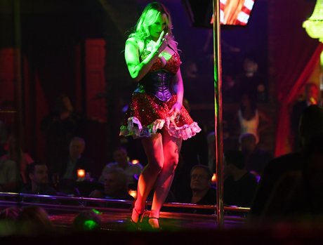 lgbt-onlyfans erotische exklusive galerien