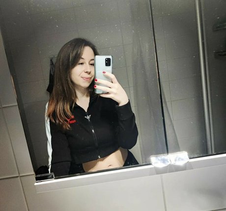 actuallyalisa erwachsene hd galerie