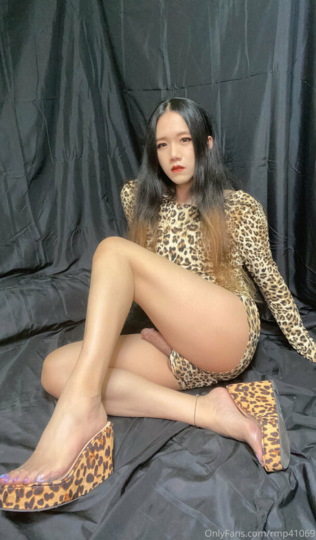 CharlotteNiya sexy erwachsene bild