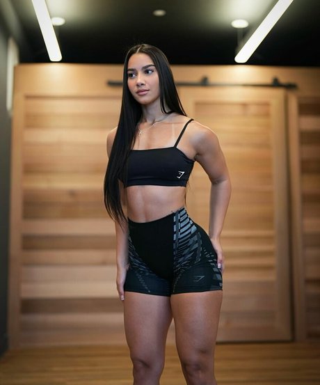 Analis Cruz nackt top fotos