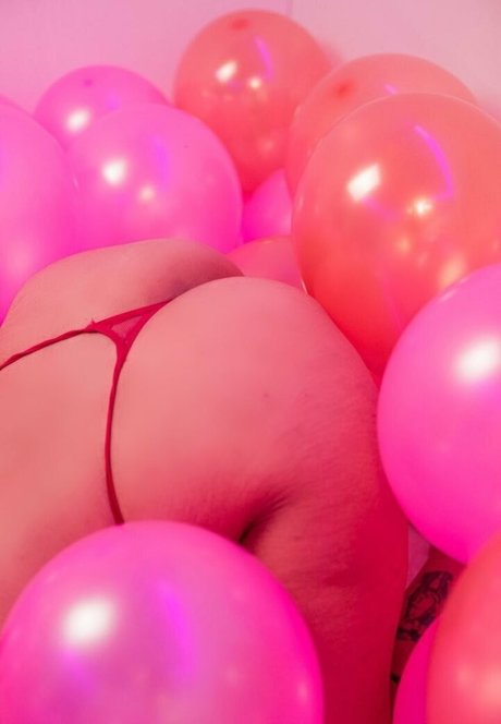 al3gomita nackte fotos