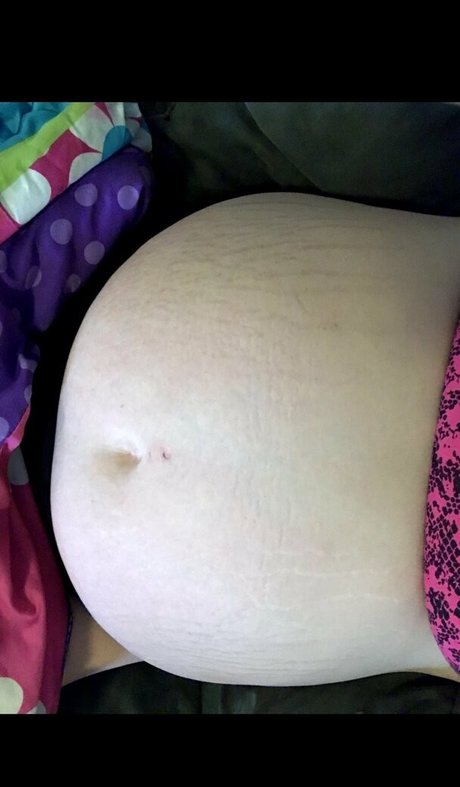 mama is naughtyfree nackt kunst galerie