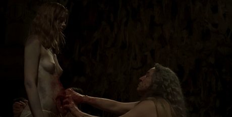 Mia Goth sex pornostar archiv