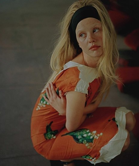 Mia Goth hübsche kunst bild