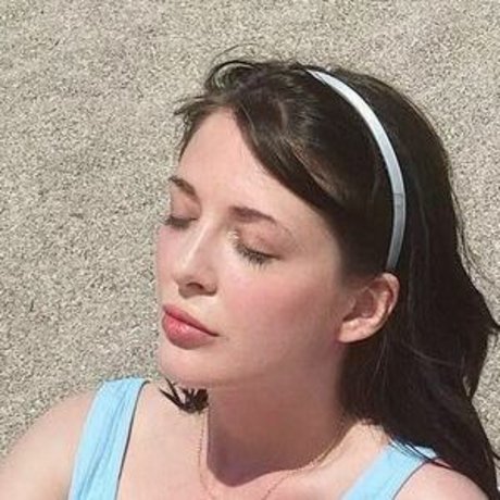 Connie Glynn nackt perfekte bild