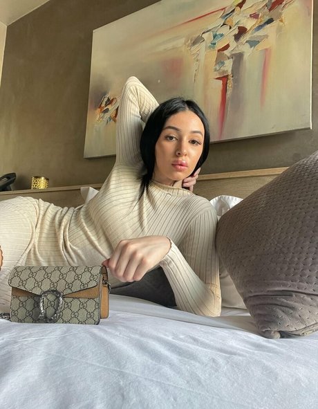 nidakhan schöne hübsche foto