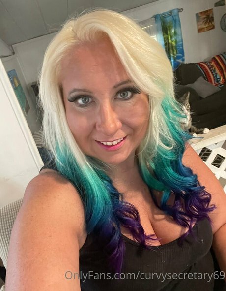 curvysecretary69 xxx nette bild