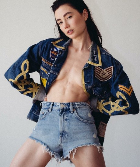 marina mazepa nackt akt foto