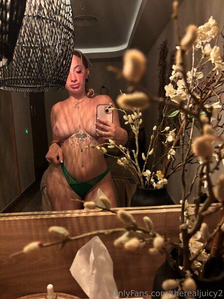 therealjuicy2 pornostar bild