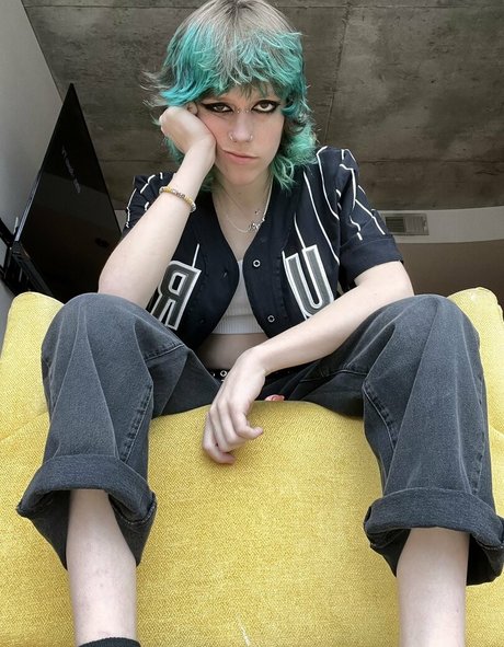 Dirty daisy83 nacktheit pornographische bild