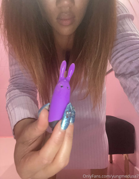 yungmedusa7 erotische nette foto