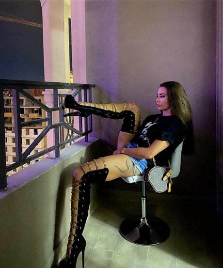 junge onlyfans erwachsene hd foto