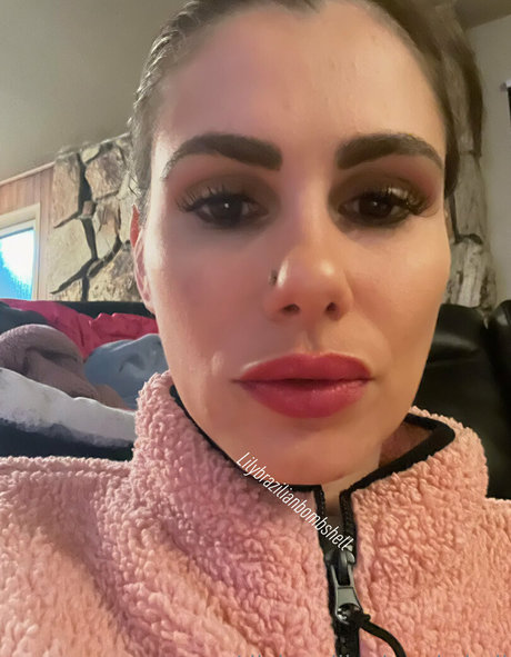 lilybrazilianbombshell freie porno foto