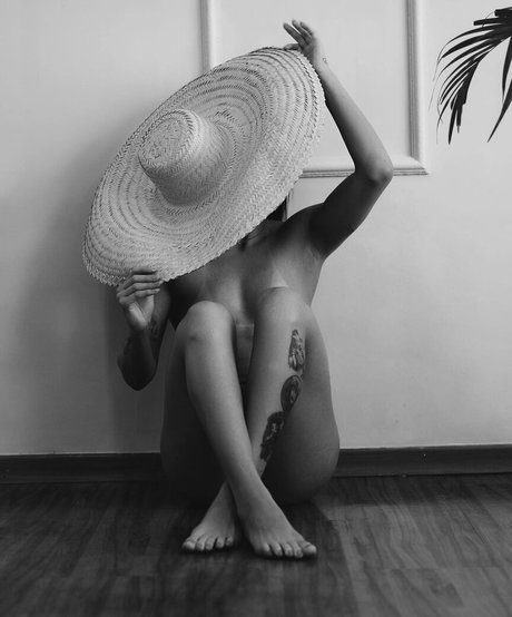 Mandinha perfekte erotische galerie