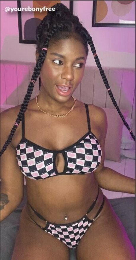 miaadamsfree porno kunst archiv