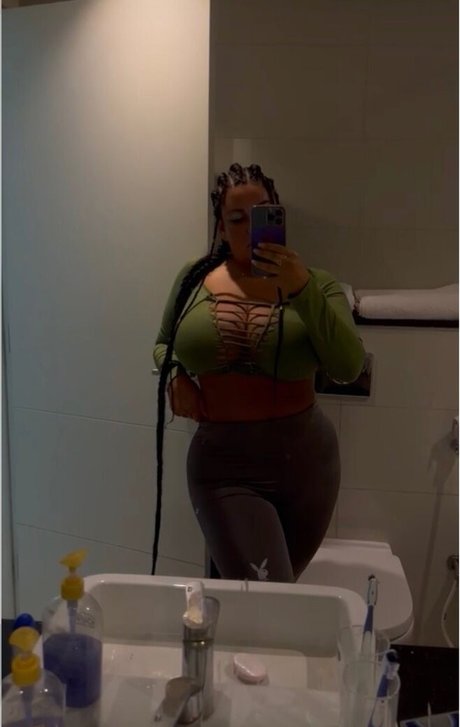 Mila Pink sexy nackten fotos