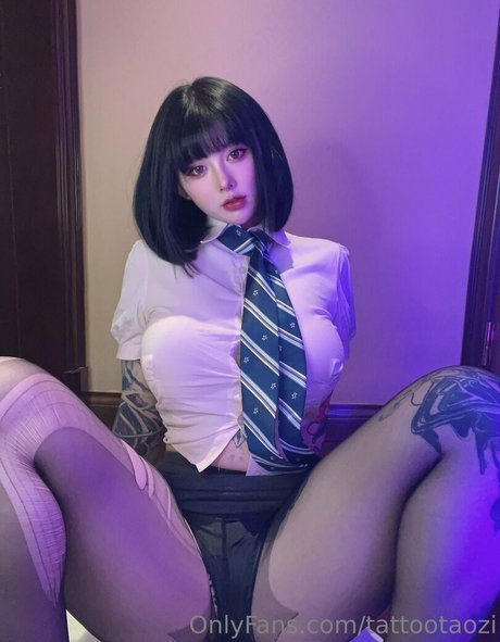 Tattoo Taozi nackt schöne archiv