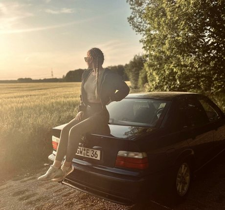 emaazing exklusive xxx archiv