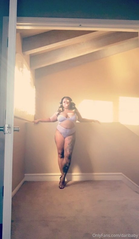 daribaby nackt akt galerien