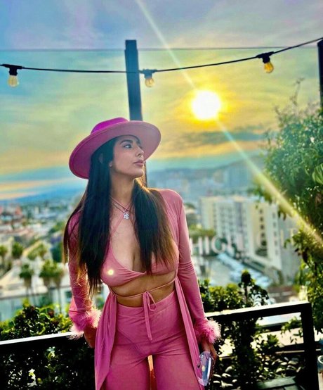 Noorish ur__perfection model kostenlose bilder