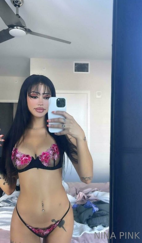 ninapinkxo model pornographische foto