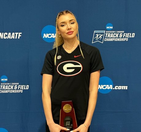 sportliche blonde onlyfans exklusive heiße archiv