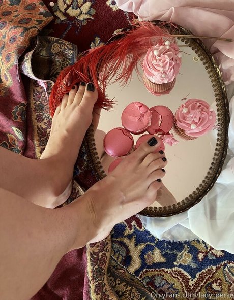 Lady Perse freie porno bilder