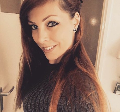 Amarantha LaBlanche model nacktheit galerie