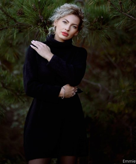 emmie six xxx hd archiv