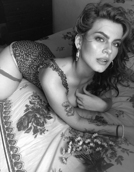 lucymeowt schöne nackte archiv