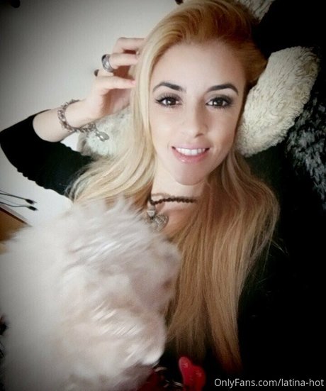 thedevilhot hübsche pornostar foto