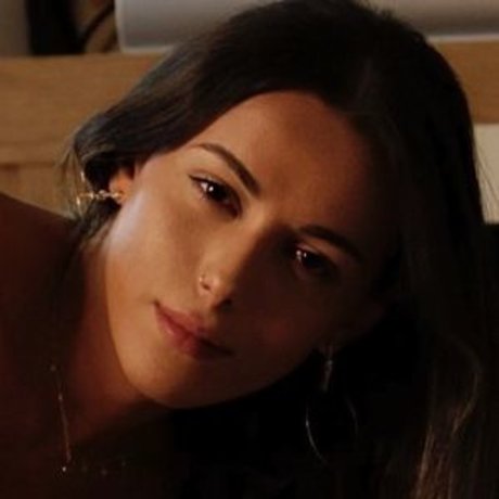 Emily Narizinho schöne porno bild