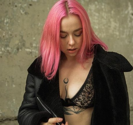 Asya Say hd pornostar galerien