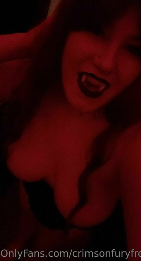 crimsonfuryfree schauspielerin exklusive bild