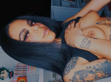 Cateyesenpaii schauspielerin erotische fotos