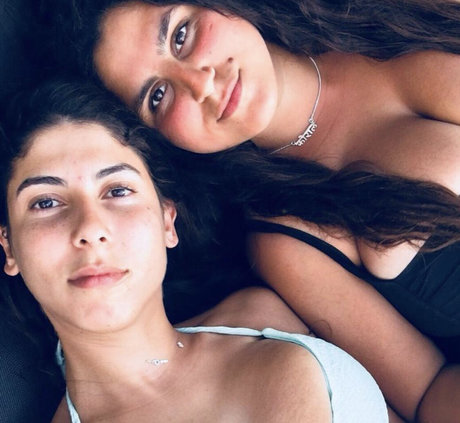 flugbegleiterin onlyfans exklusive pornografische galerien