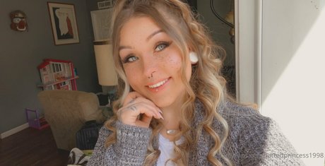 tattedprincess1998 model xxx bild