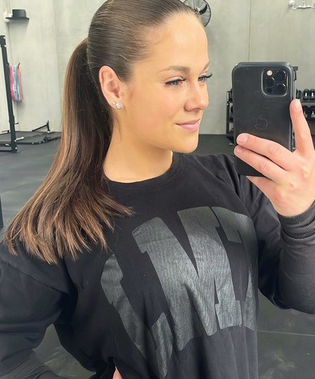 Toni Paras nacktheit porno archiv