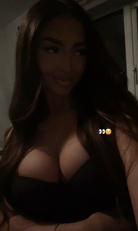 Kiera Lucy porno erotische galerie